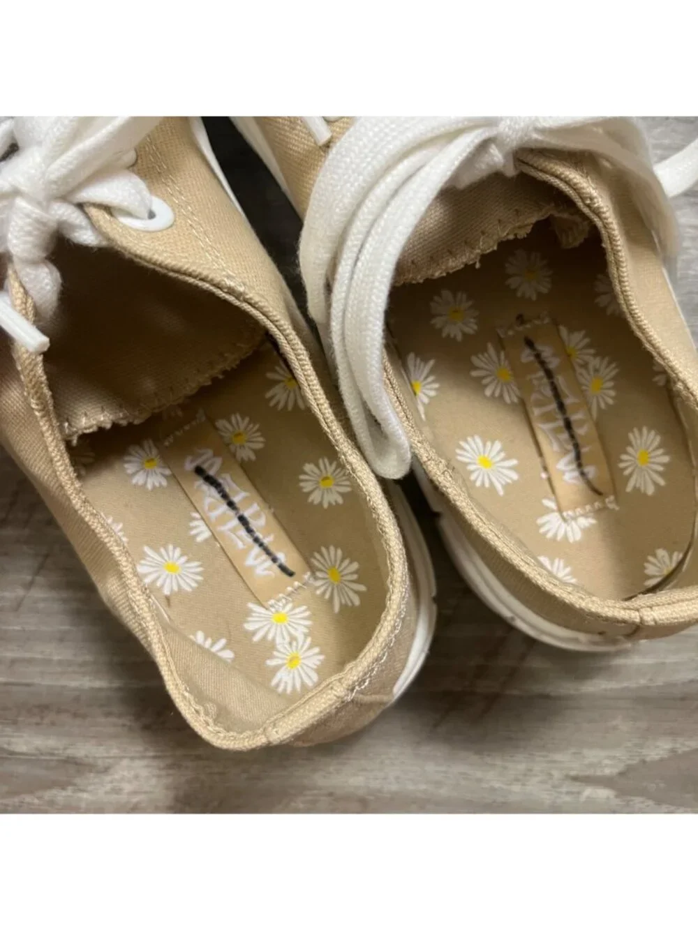 Mad Love Fran Lace Up Fashion Sneakers Tan White Women’s Size 8